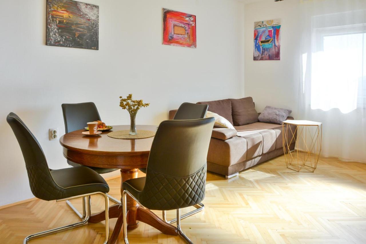 Apartmani Krijesnica 센 외부 사진
